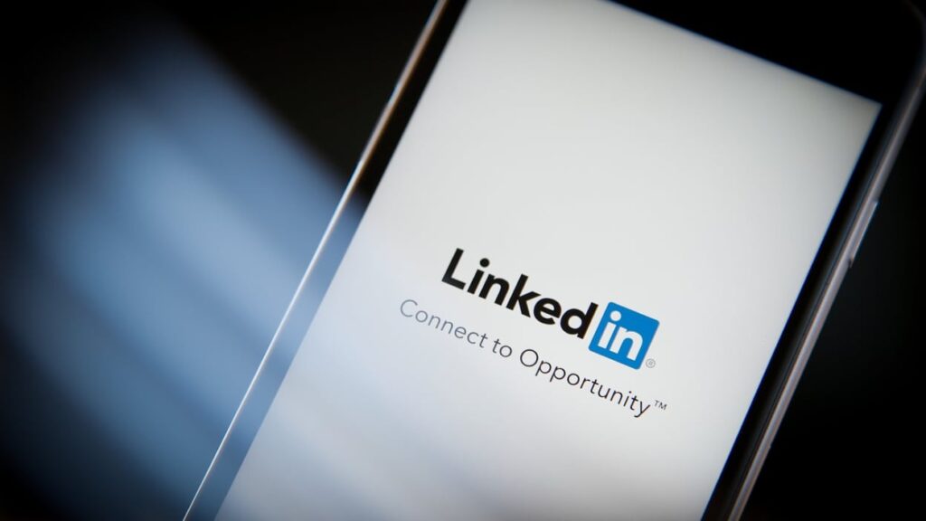 LinkedIn Embraces Short-Form Video: A Bold Leap into TikTok's Realm