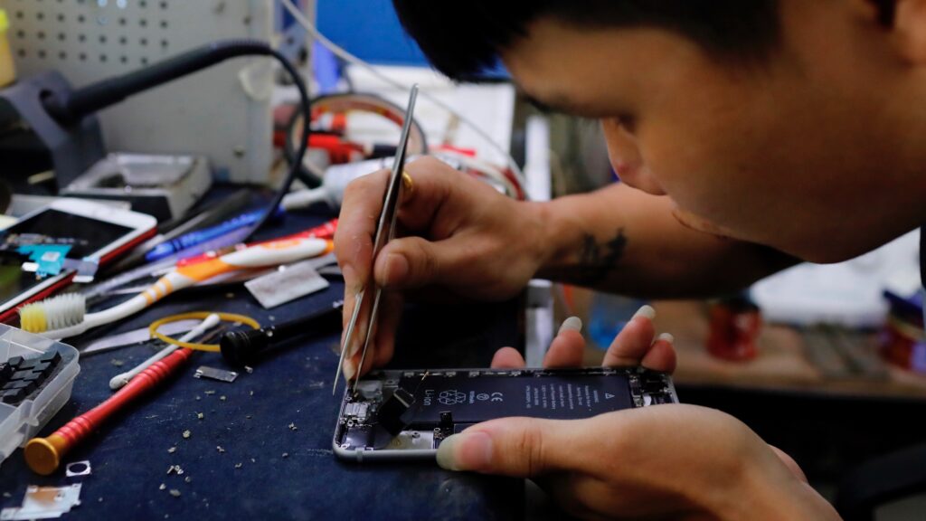 FTC Cracks Down on PC Manufacturers for "Right to Repair" Violations