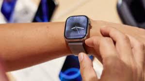 Apple to introduce satellite communications to smartwatch by 2025 