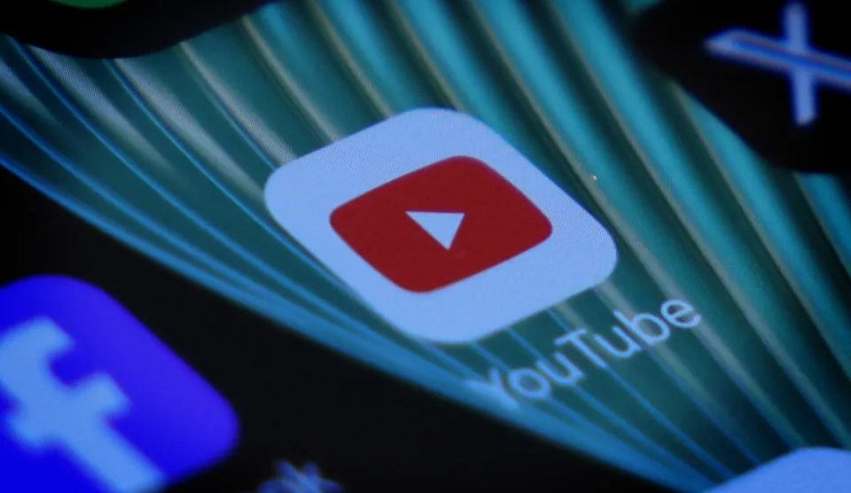 YouTube copies Netflix's old 'Play Something' button in new test