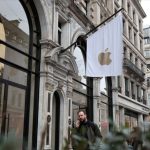 Apple to Launch New Lower-Cost IPhone to Capture a Broader Market